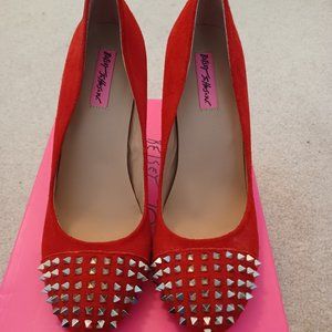 Betsy Johnson GGENA Pumps